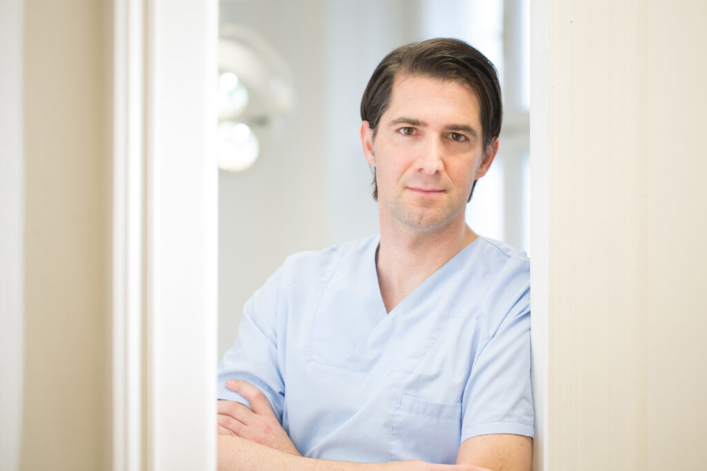 Doktor Alexander Siegl Portraitfoto|Beatrice Eder Fachärztin für Dermatologie im Gesundheitszentrum Salvida|Beatrice Eder Dermatologin in Salvida Zentrum für Gesundheit