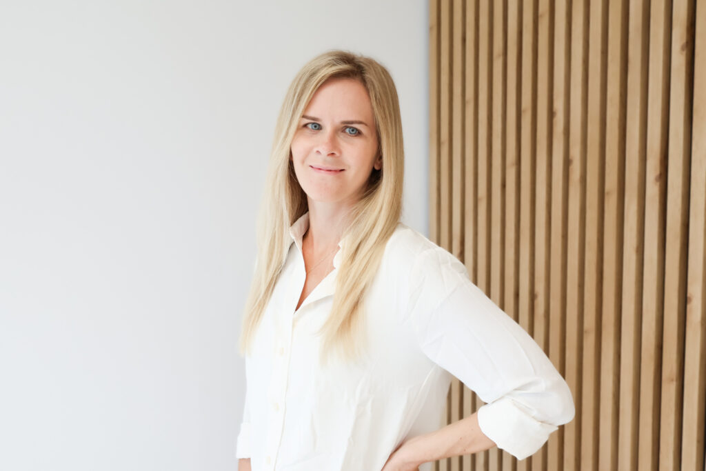 Stephanie Brandl||